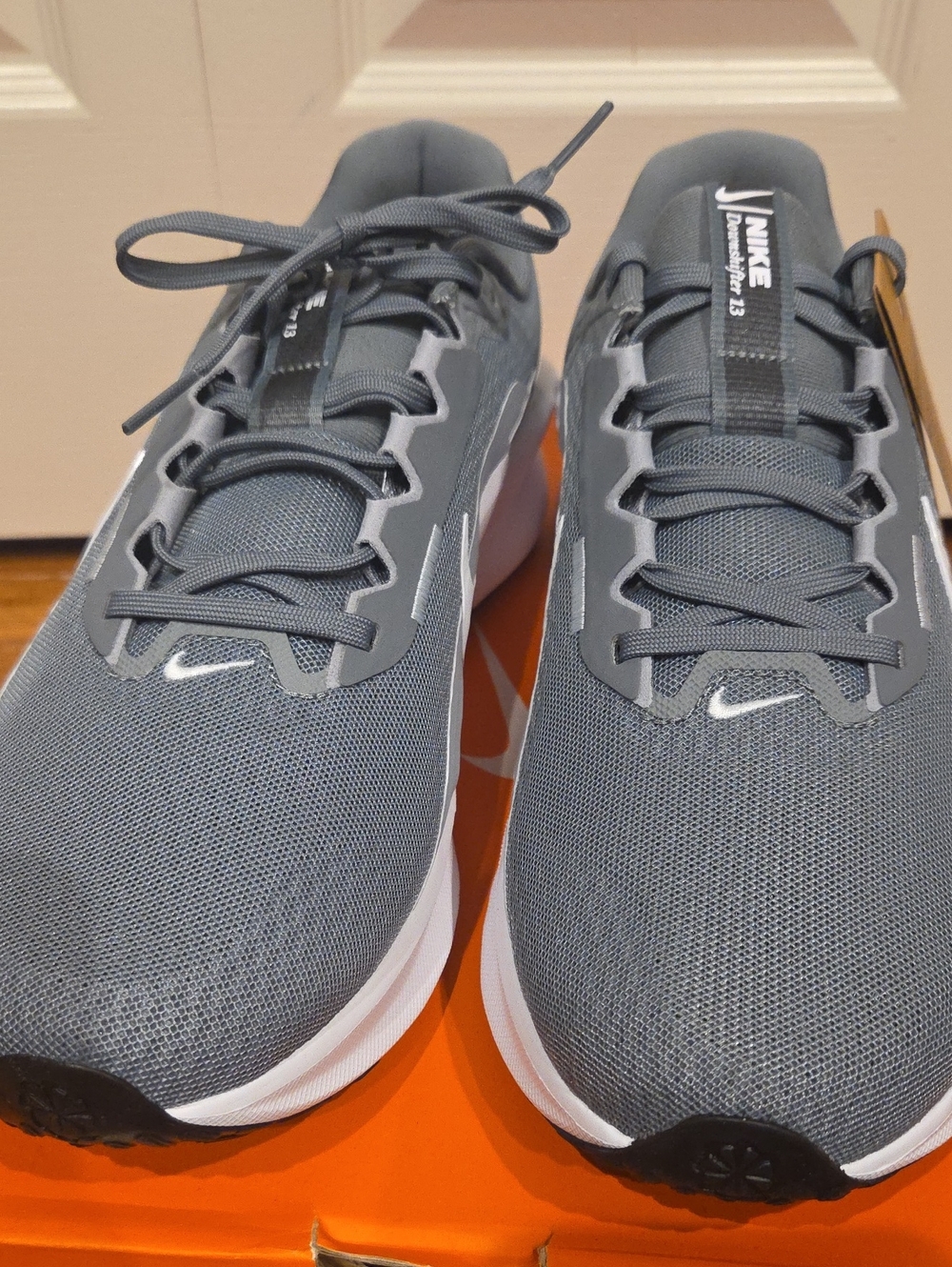 Men's Nike Downshifter 13 Shoes Size 11.5 NEW IN BOX - Picture 4 of 6